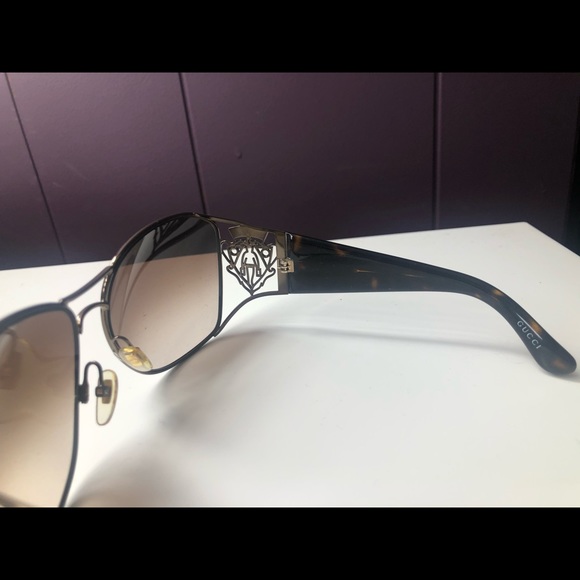 Sunglasses - Picture 3 of 5